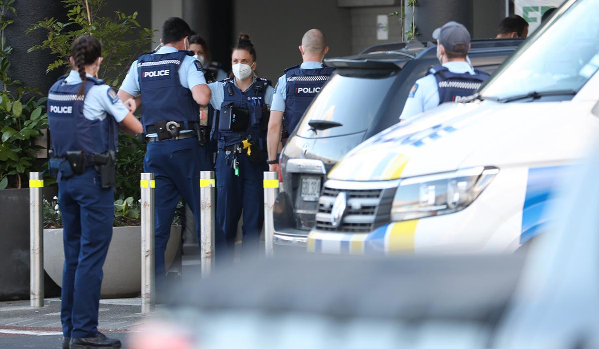 Police in New Zealand kill "extremist" who stabbed six in supermarket